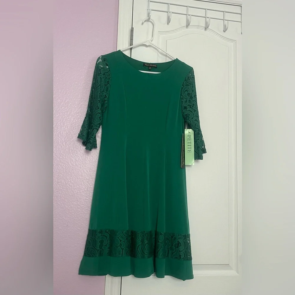Understated simple Quiet Luxury green, lightweight non-wrinkle dress Size MP - Picture 1 of 6